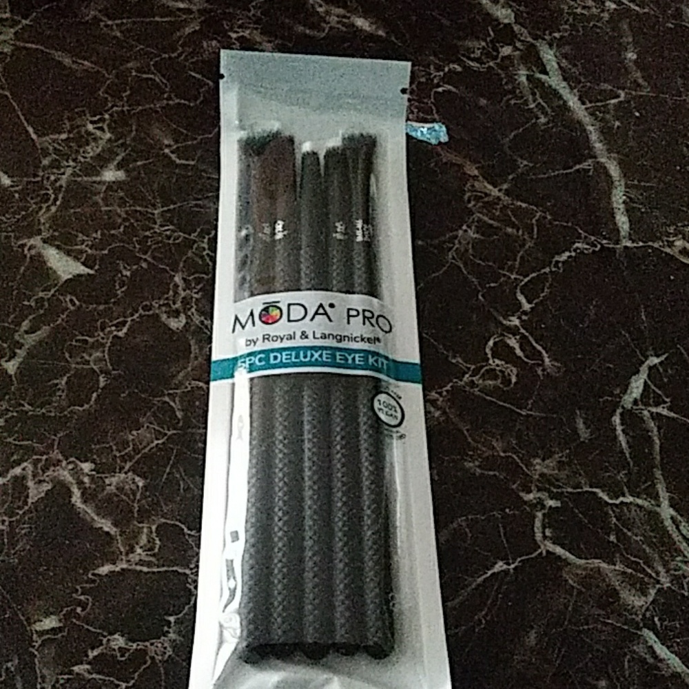 Moda Pro deluxe eye kit